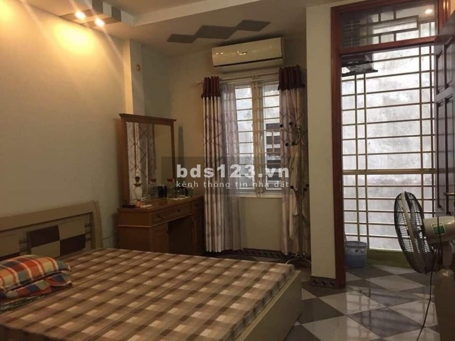 Bán gấp nhà Trung Hoà, diện tích diện tích 45m2, 6 tầng, ngõ thoáng nông, giá chỉ 5,5 tỷ