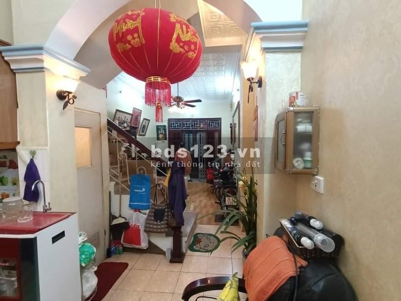 Bán nhà nguyên căn chính chủ đường Tân Mai diện tích sử dụng 35m giá chào 2,95 tỷ