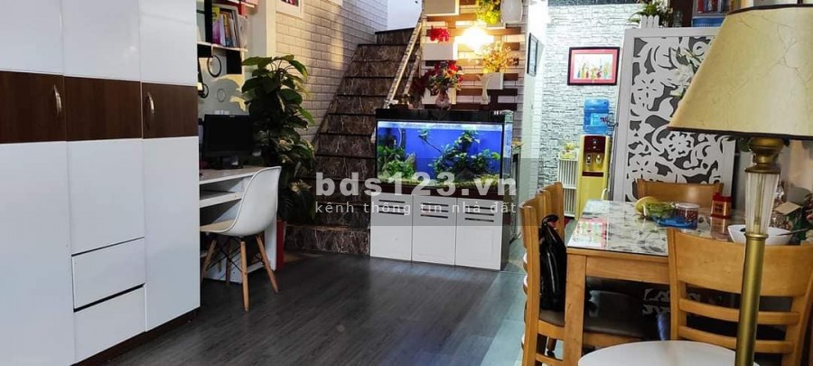 Cần bán nhà nguyên căn chính chủ dt 40m2, giá 2 tỷ thương lượng, phố Giáp Nhị Quận Hoàng Mai
