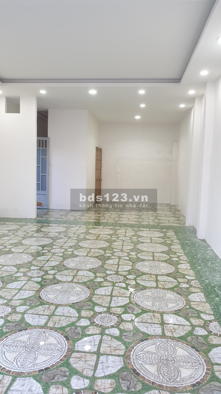 Bán gấp nhà 2 mặt tiền đúc kiên cố 1 trệt + 2 lầu ( 3ty7) cách phà Quân 2 (1.5km)