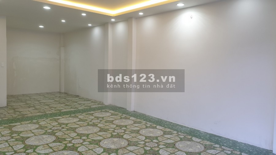 Bán gấp nhà 2 mặt tiền đúc kiên cố 1 trệt + 2 lầu ( 3ty7) cách phà Quân 2 (1.5km)