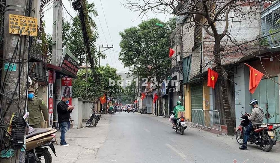 Bán nhà Xuân Phương, ô tô, lô góc, gần 80m2 mà chỉ hơn 3 tỷ, sổ đỏ két, sẵn sang tên