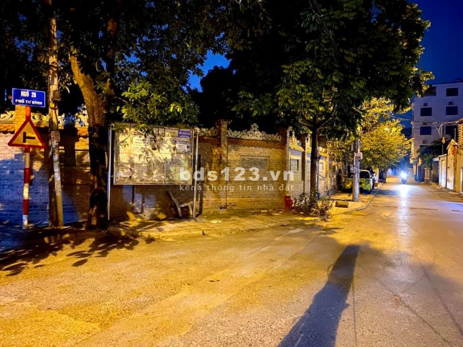 Nhà Bát Khối, Tư Đình, diện tích sử dụng 130m2, mặt tiền 6.5m, ô tô thông, giá 7.68 tỷ