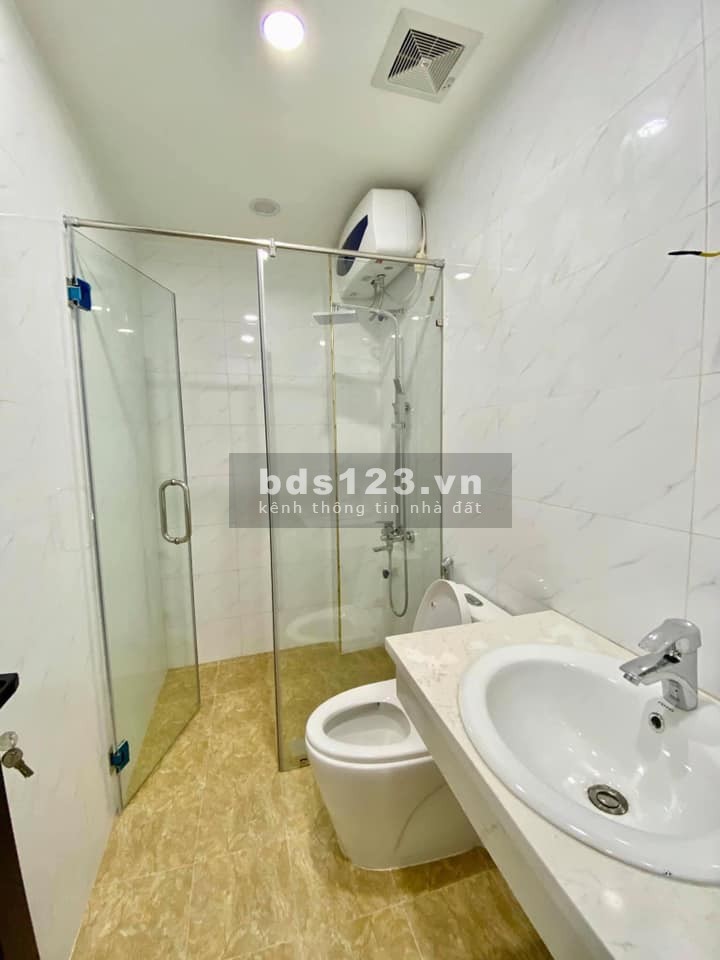 Bán nhà hiếm có khó tìm mặt ngõ to thông, xe tải đỗ cửa, giá bán 3.99 tỷ, đầu tư sinh lời