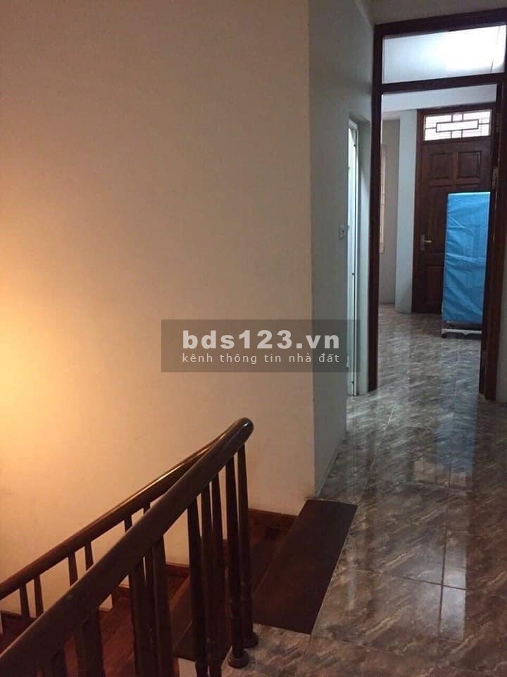 Bán gấp nhà Trung Hoà, diện tích diện tích 45m2, 6 tầng, ngõ thoáng nông, giá chỉ 5,5 tỷ