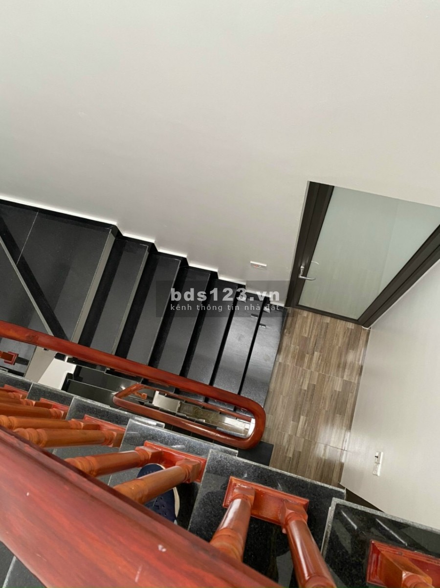 Bán nhà ngõ phố Nguyễn Thị Duệ, TP HD, 3 tầng, 3 ngủ, >50m2, mt 4.42m, nhà đẹp