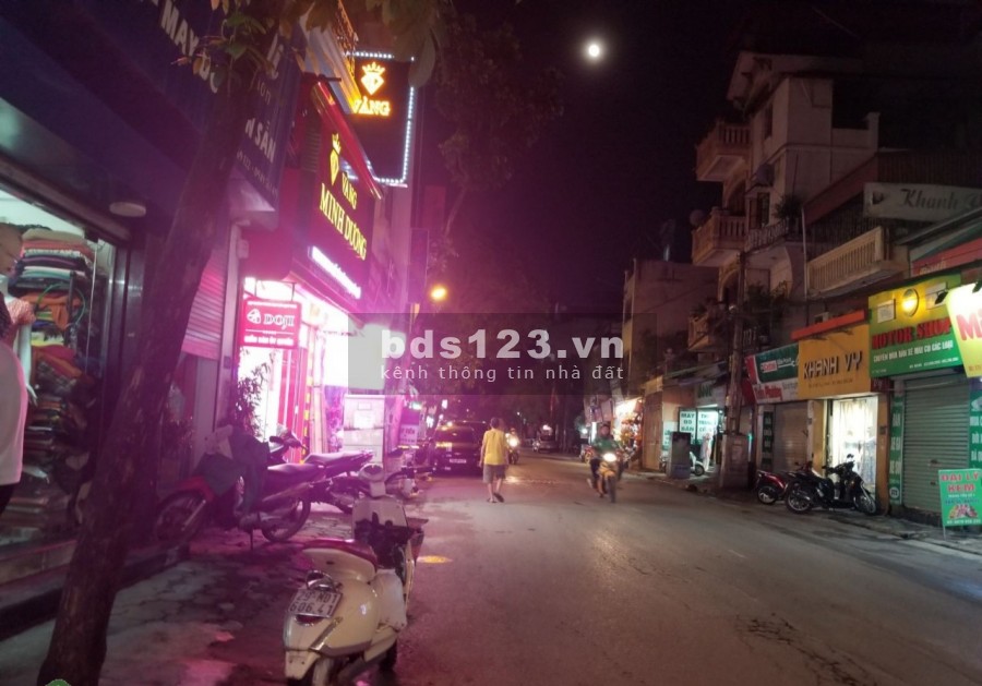 Nhà mặt phố Thụy Khuê Tây Hồ chỉ với hơn 9 tỷ, lô góc 3 mặt thoáng, vỉa hè rộng, dt 36m2, 5 tầng