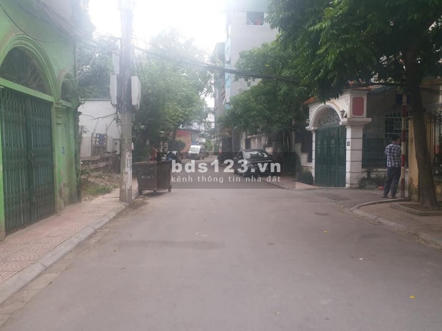 Bán Nhà Bồ Đề ngõ 3 gác thông vào ở ngay diên tích sử dụng 35m2, giá bán 2.5 tỷ