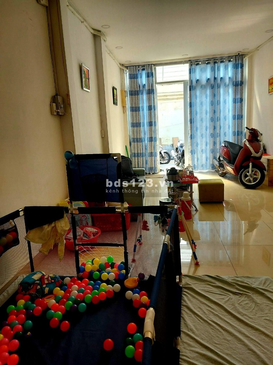 Bán nhà ngay Etown Cộng Hòa 2 tầng gần mặt tiền giá chỉ 5.6 tỷ, pháp lý chính chủ vào ở ngay