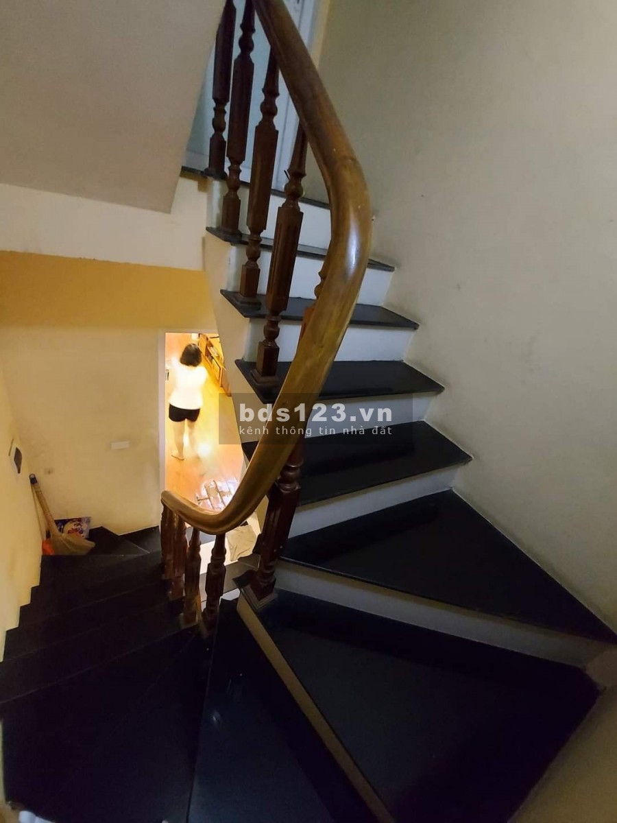 Bán nhà mặt ngõ Ô Chợ Dừa, dt 30m, 5 tầng, vị trí đẹp, kinh doanh ổn định giá 3.8 tỷ