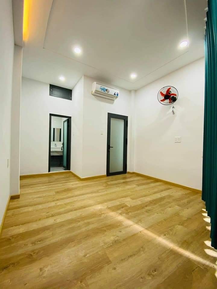 Hẻm 4M! đường Lê Quang Định, Phường 14, Quận Bình Thạnh, DT 40m2, Giá chỉ 4.5 Tỷ.