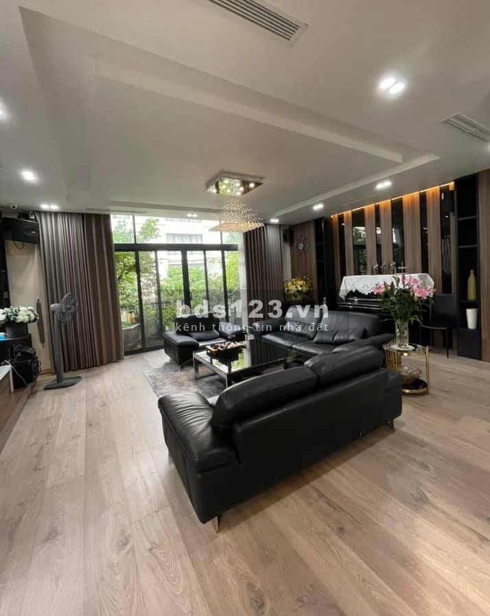 Bán biệt thự lô góc 3 mặt tiền thang máy bể bơi đẳng cấp thượng lưu giá bán 27.5 tỷ
