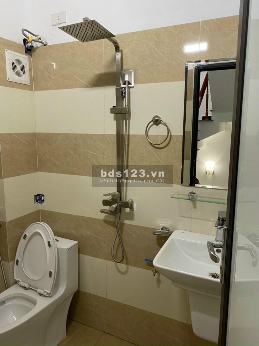 Bán nhà ngõ phố Nguyễn Thị Duệ, TP HD, 3 tầng, 3 ngủ, >50m2, mt 4.42m, nhà đẹp