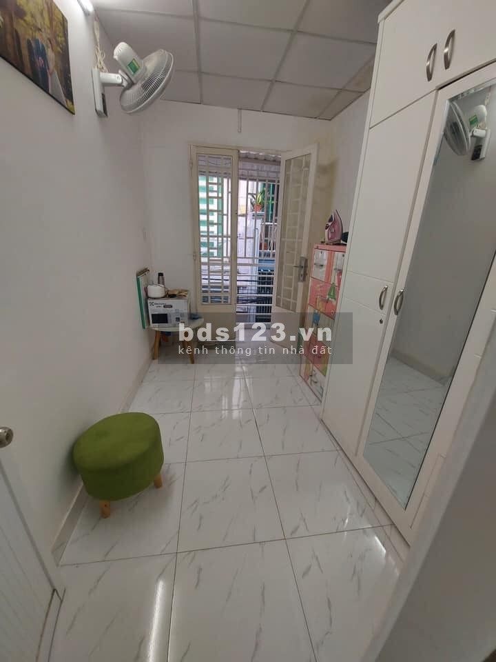 Bán nhà nguyên căn trung tâm Quận Gò vấp, ô tô đỗ cửa, nở hậu tài lộc, giá đầu tư, lhcc