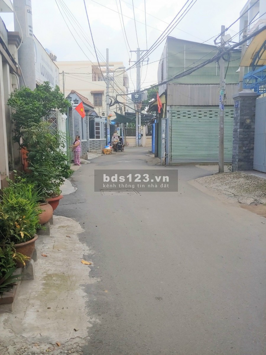 Cần bán lô đất pháp lí chính chủ đường 2 xe hơi tránh nhau vị trí đẹp, tiện ích đầy đủ