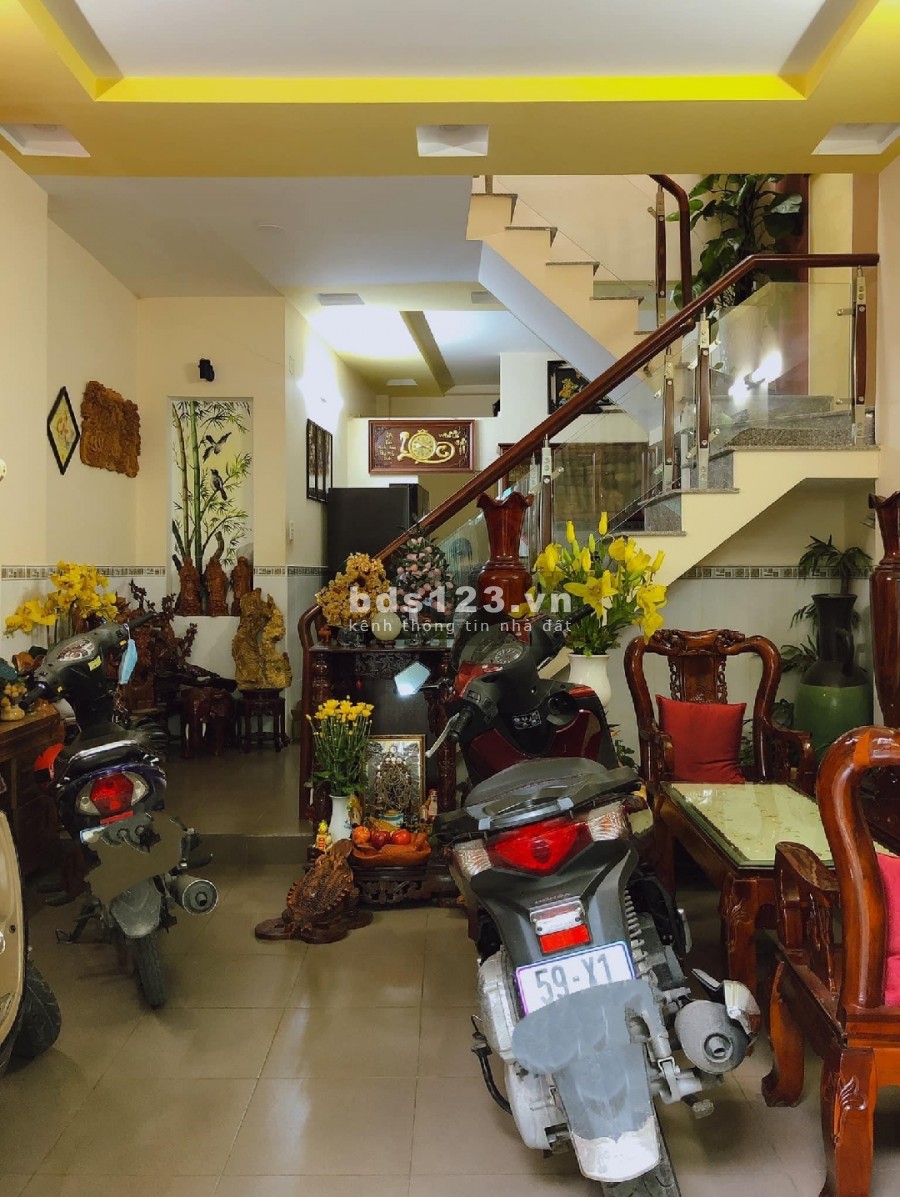 Bán nhà Tôn Thất Thuyết, Quận 4, hẻm 3 gác, diện tích sử tích 47m2, giá bán 4.5 tỷ, lhcc