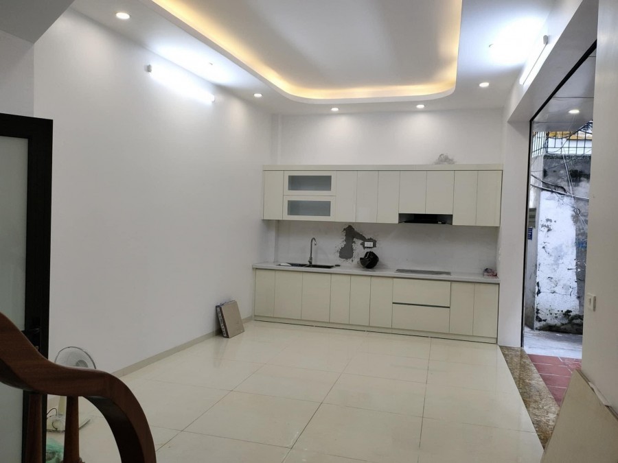 Nhà Mới Đẹp Láng Hạ, Đống Đa diện tích 40m2, 5 tầng, giá 4.9 tỷ ngõ thông thoáng, gần ô tô
