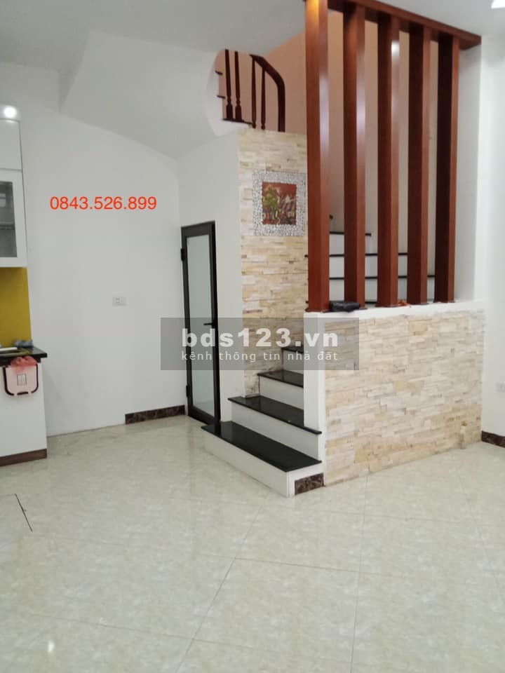 Bán nhà phố Mai Hương, gần phố mặt tiền rộng, diện tích sử dụng 45m2 chỉ hơn 3 tỷ