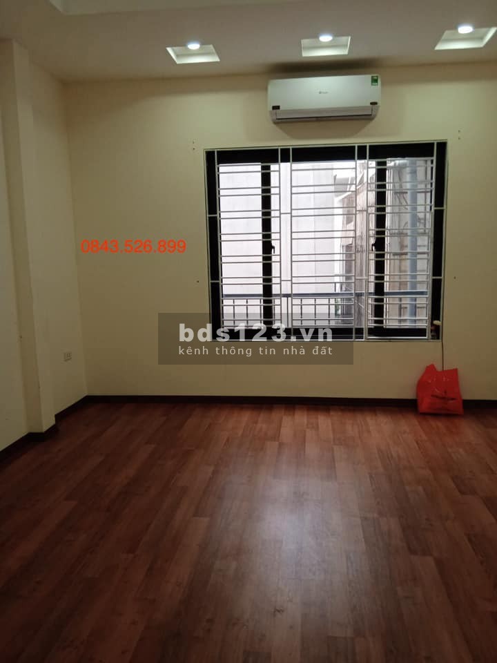 Bán nhà phố Mai Hương, gần phố mặt tiền rộng, diện tích sử dụng 45m2 chỉ hơn 3 tỷ