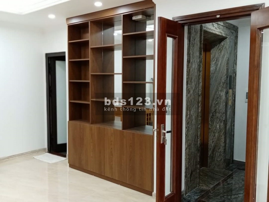 Bán nhà phố Nguyễn Hoàng, 6 tầng 58m2, thang máy, ô tô tránh,…