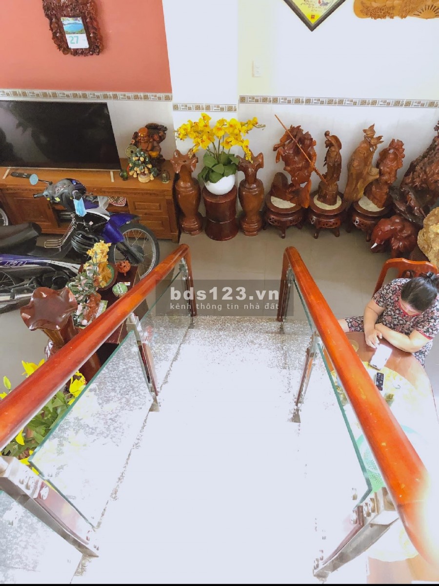 Bán nhà Tôn Thất Thuyết, Quận 4, hẻm 3 gác, diện tích sử tích 47m2, giá bán 4.5 tỷ, lhcc