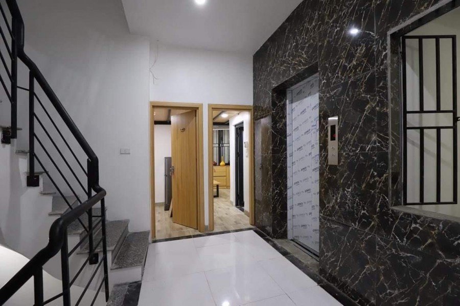 Bán tòa nhà lô góc phố Ngọc Thụy diện tích 140m2, 7 tầng mặt tiền 7m thang máy 20,5 tỷ