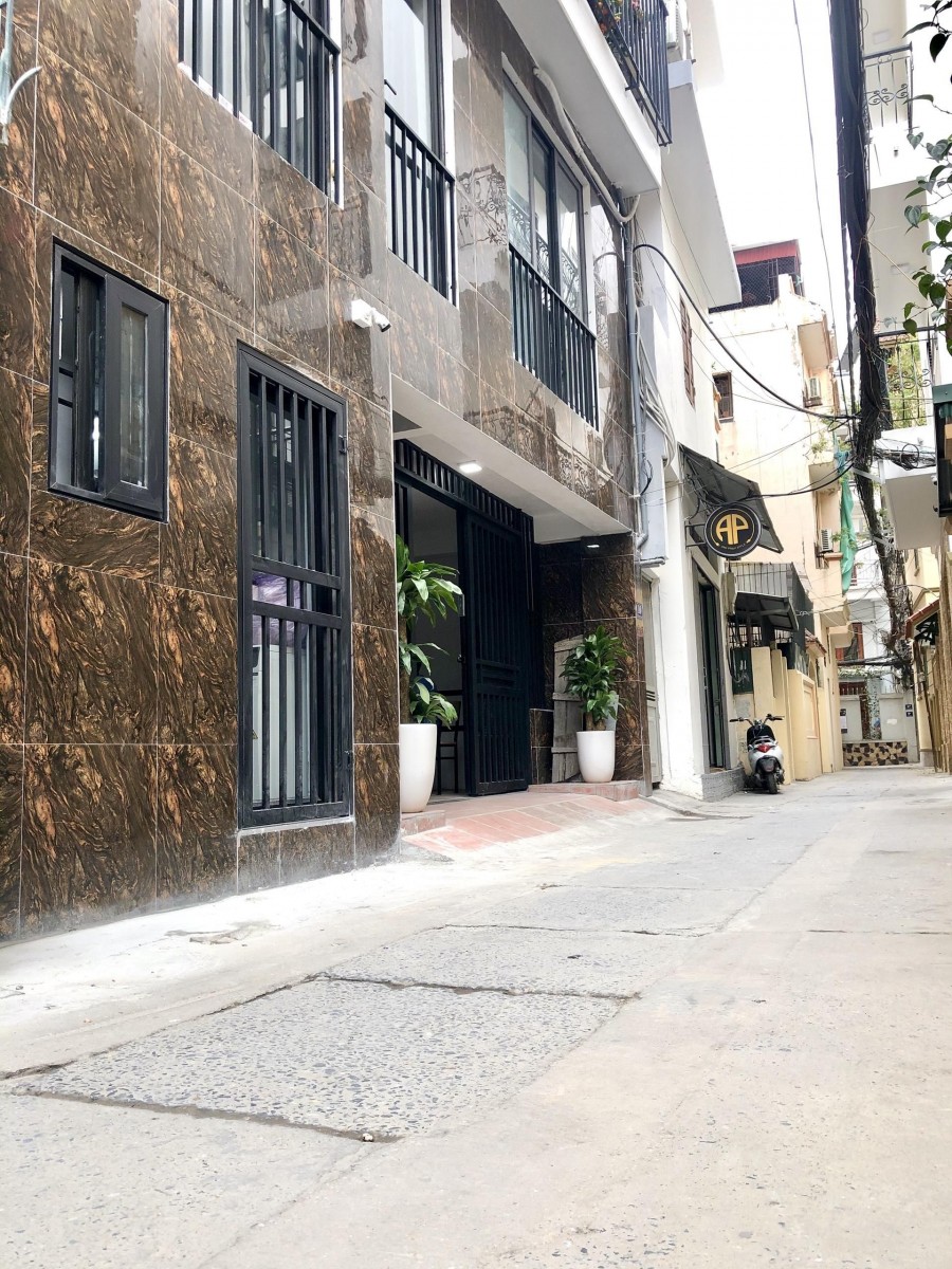 Bán tòa nhà lô góc phố Ngọc Thụy diện tích 140m2, 7 tầng mặt tiền 7m thang máy 20,5 tỷ