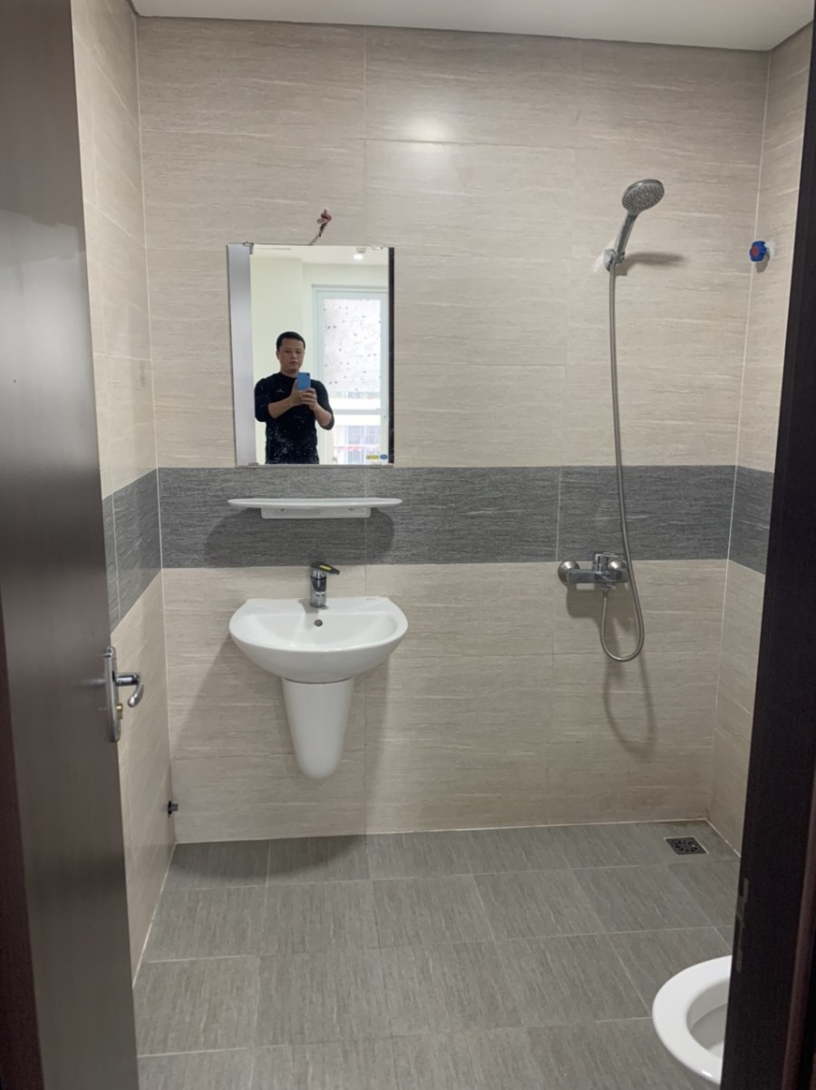 Gia đình cần cho thuê căn góc tầng 24 HH2 chung cư 90 Nguyễn Tuân Quận Thanh Xuân