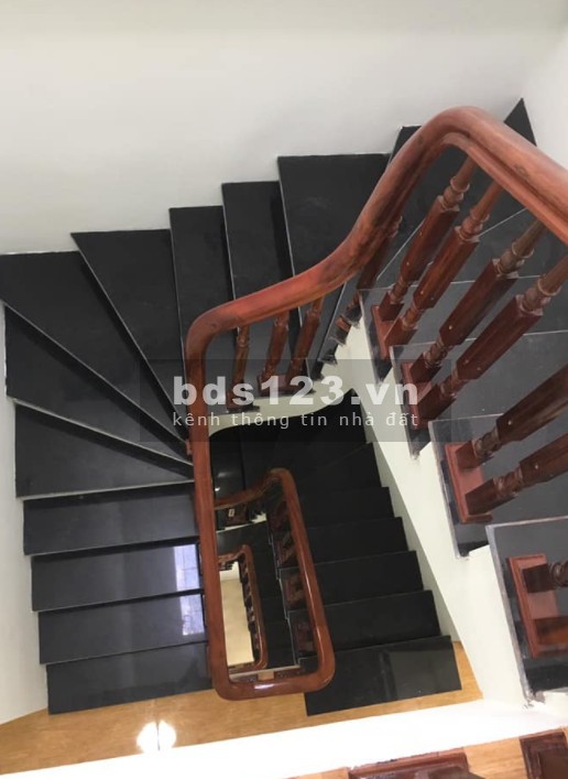 Bán nhà Phú Diễn ô to tặng nội thất, khu an sinh đỉnh, dt 34m2, 5 tầng mặt tiền rọng chỉ 2.85 tỷ