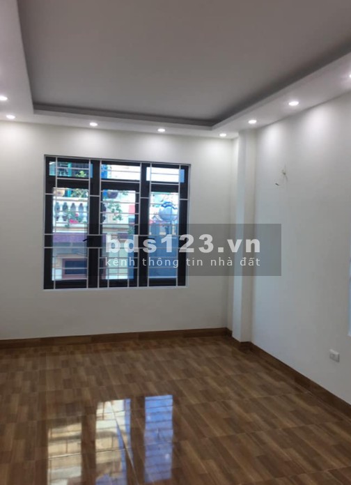 Bán nhà Phú Diễn ô to tặng nội thất, khu an sinh đỉnh, dt 34m2, 5 tầng mặt tiền rọng chỉ 2.85 tỷ