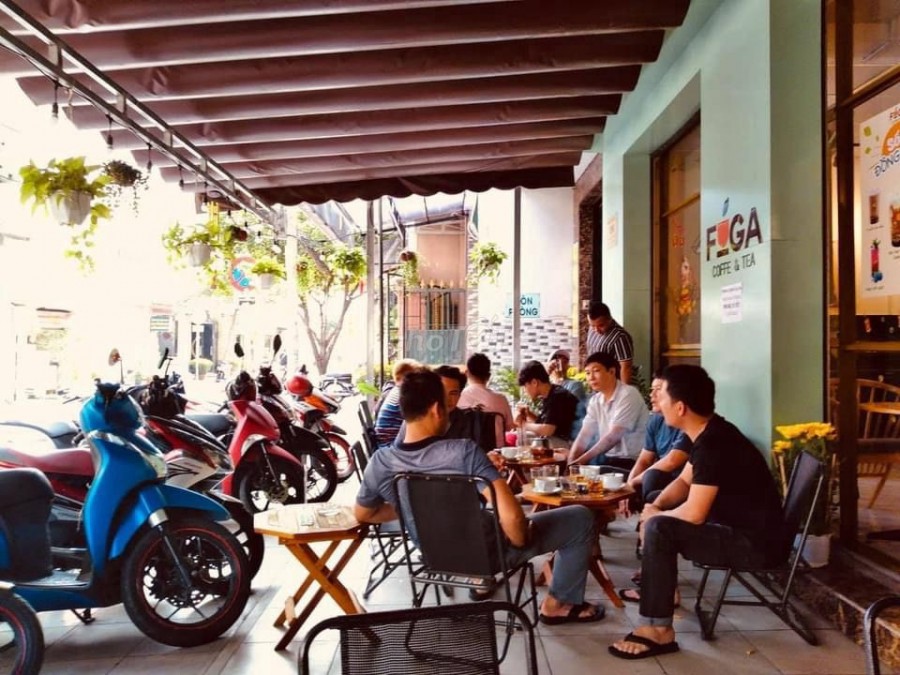 Sang quán cà phê FUGA Coffee & Tea, hỗ trợ nhân viên và công thức pha chế thời gian đầu