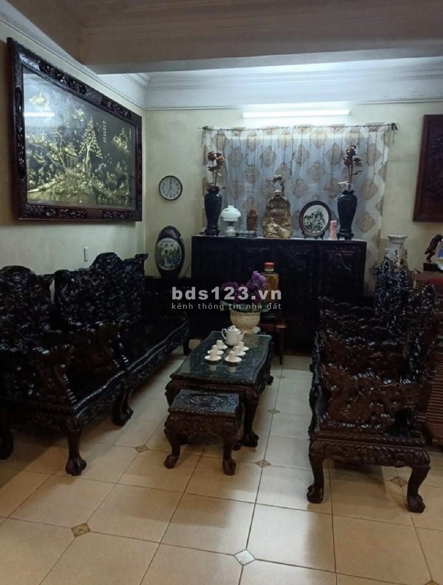 Cần bán biệt thự khu tái định cư Giang Biên mặt phố lô góc dt 690m, giá 140 triệu/m2