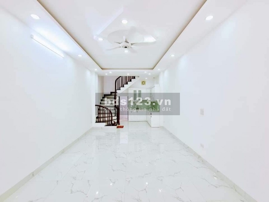 Bán nhà Hai Bà Trung, nhà mới đẹp ngõ thông, kinh doanh sầm uát, dtsd 55m2, 5 tầng, giá 5.8 tỷ