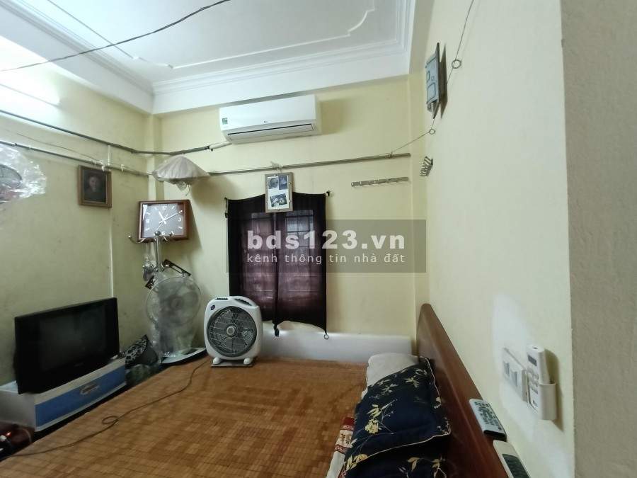 Bán nhà nguyên căn chính chủ Ngọc Hồi, diện tích 30m2, 5 tầng, giá 1.95 tỷ, khu an sinh đỉnh