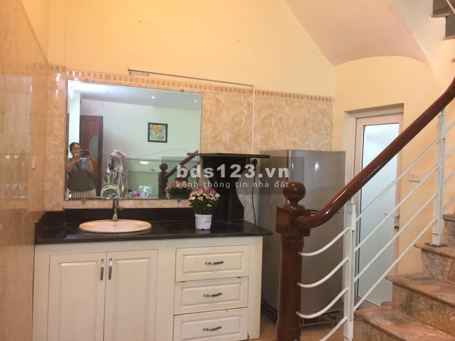 Nhà Phạm Văn Đồng Phân Lô 45m 3 bước ra ngã ba Hoàng Quốc Việt Chủ tặng lại Nội Thất