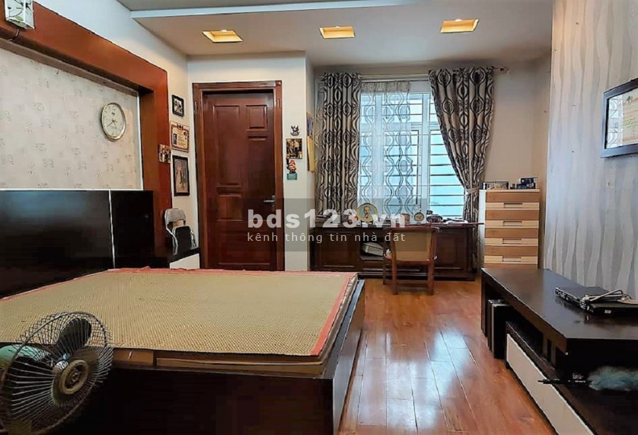 Bán nhà Đống Đa, phố Nguyễn Chí Thanh vỉa hè, ô tô, kinh doanh, dt 65m2 4 tầng mt 6m giá 14 tỷ