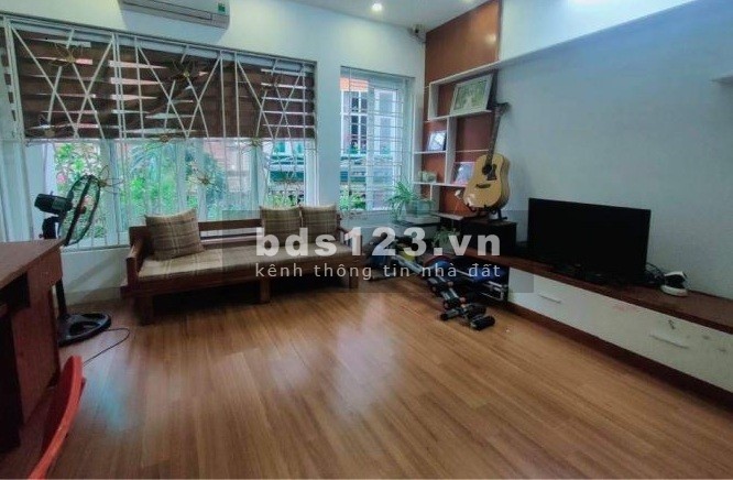 Bán nhà Hoàng Như Tiếp, gần phố ở luôn. 40m, 5tầng, 3.5 tỷ. 0981524645