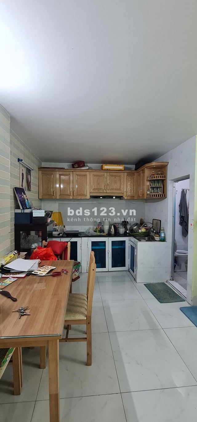 Bán nhà phố chợ Ngọc Lâm - Long Biên diện tích sử dụng 54m², giá không thể rẻ hơn