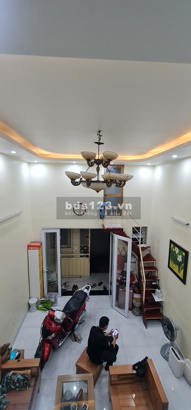 Bán nhà phố chợ Ngọc Lâm - Long Biên diện tích sử dụng 54m², giá không thể rẻ hơn