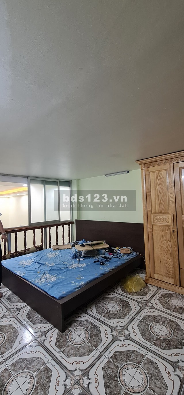 Bán nhà phố chợ Ngọc Lâm - Long Biên diện tích sử dụng 54m², giá không thể rẻ hơn