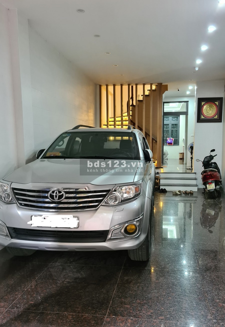 Bán nhà Mễ Trì, ga ra ô tô, sổ phân lô, giá 4.x tỷ (x mầm non), sổ vuông phân lô, sẵn sang tên