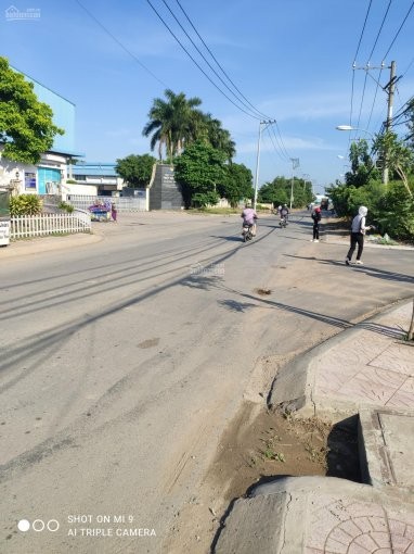 Cần bán 1 lô đất đường Hoàng Phan Thái, ngay chợ Bình Chánh, sổ hồng riêng