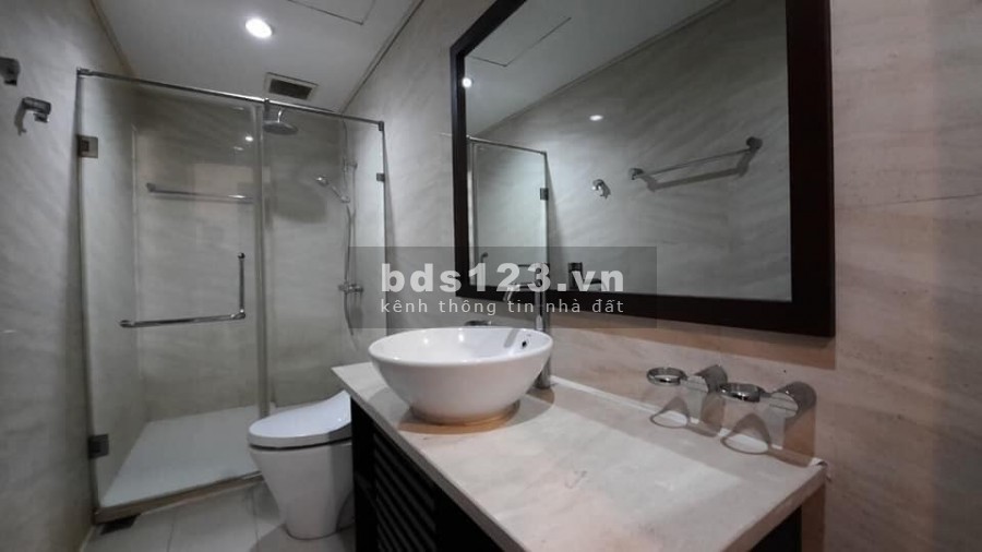 Bán nhà Phố Bồ Đề,Cực Đẹp,Ôtô Vào Nhà,Có Gara,Nội thật Sịn Sò,63m²X5T,MT 6m,Ở Ngay