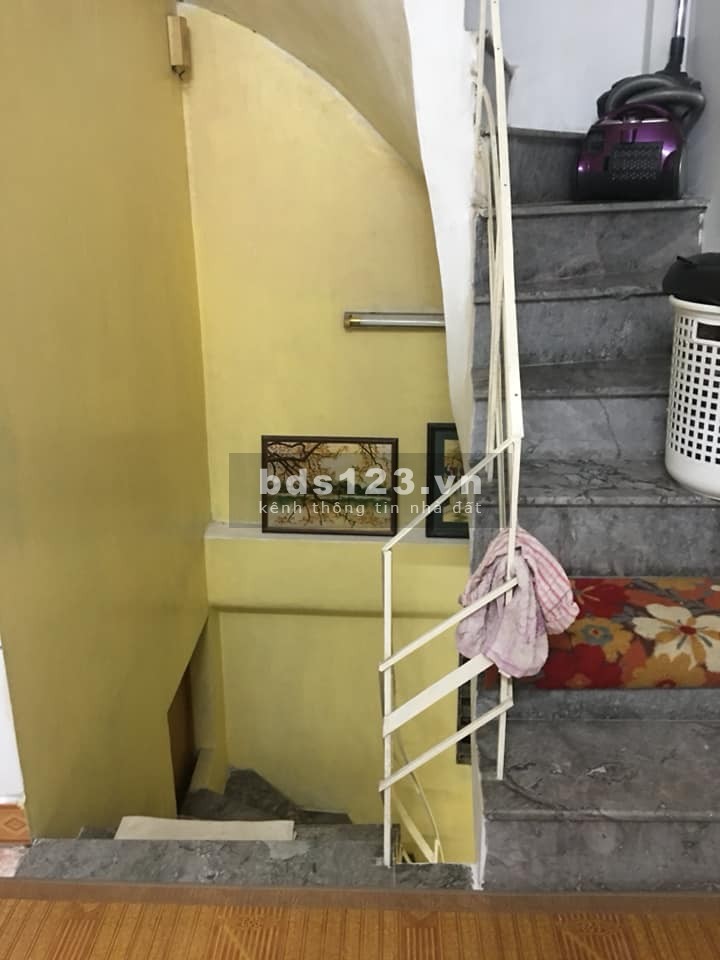 Bán nhà nguyên căn làm được sổ ngõ rộng Quận Hai Bà Trưng, Thanh Nhàn, giá bán 1.3 tỷ