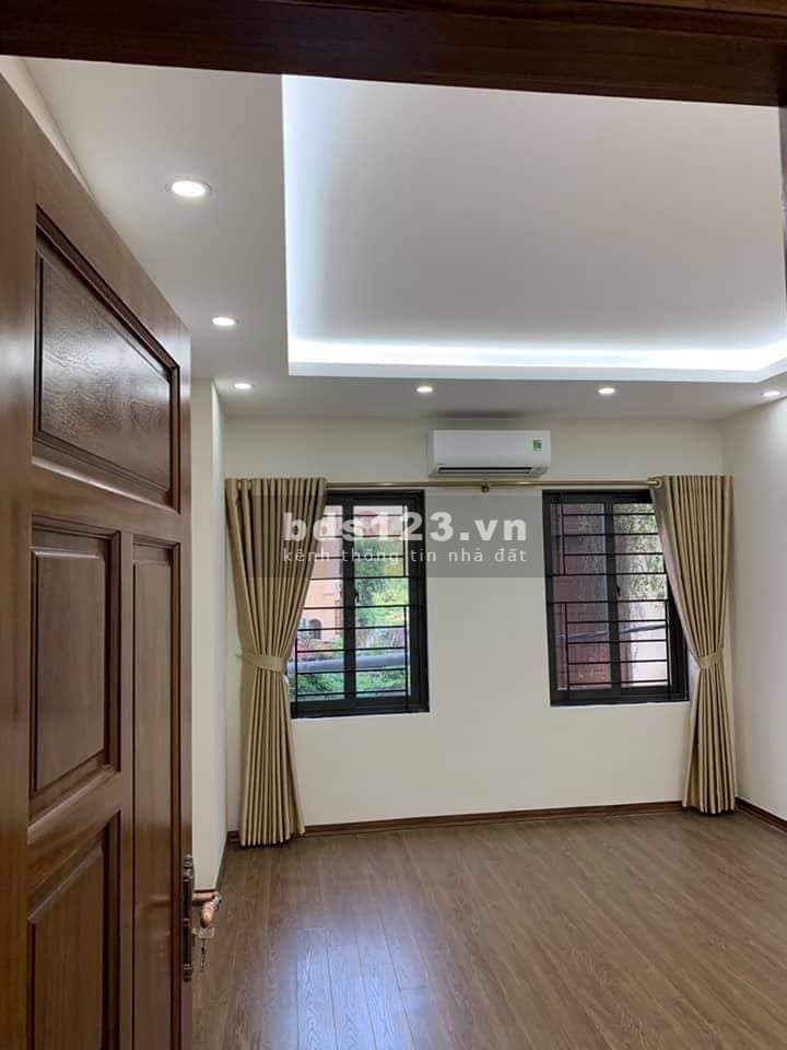 Bán gấp nhà nguyên căn trên đường Nguyễn Văn Linh, dtsd 45m2, giá nhỉnh 2.5 tỷ, lhcc