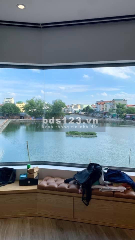 Bán đất tặng biệt thự sang trọng Cự Khối view hồ diện tích 98m2, giá bán 11 tỷ 5