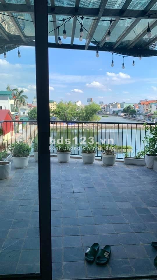 Bán đất tặng biệt thự sang trọng Cự Khối view hồ diện tích 98m2, giá bán 11 tỷ 5