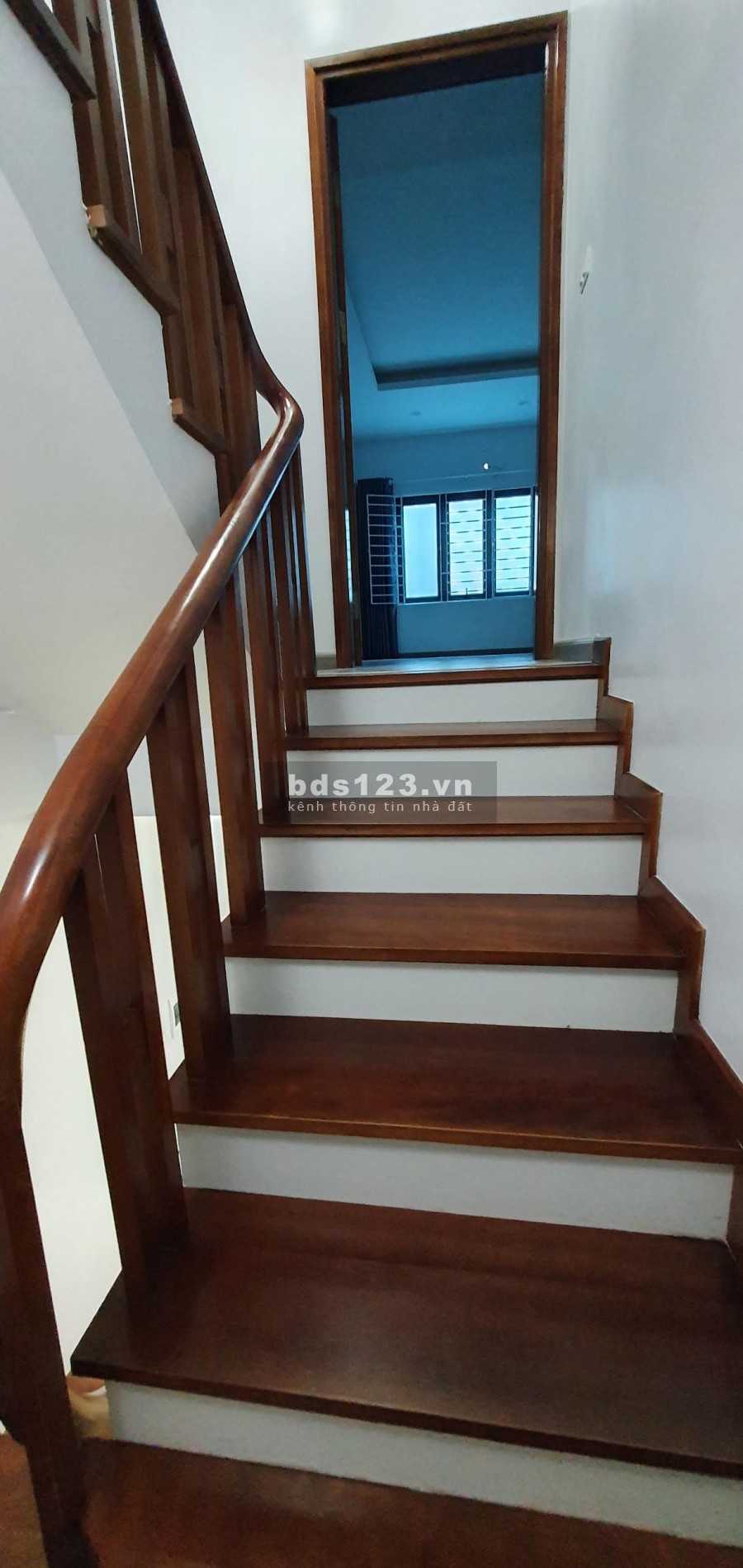 Bán nhà nguyên căn còn mới koong Trần Thái Tông, full nội thất dt 33m2, 5 tầng, giá 4.5 tỷ
