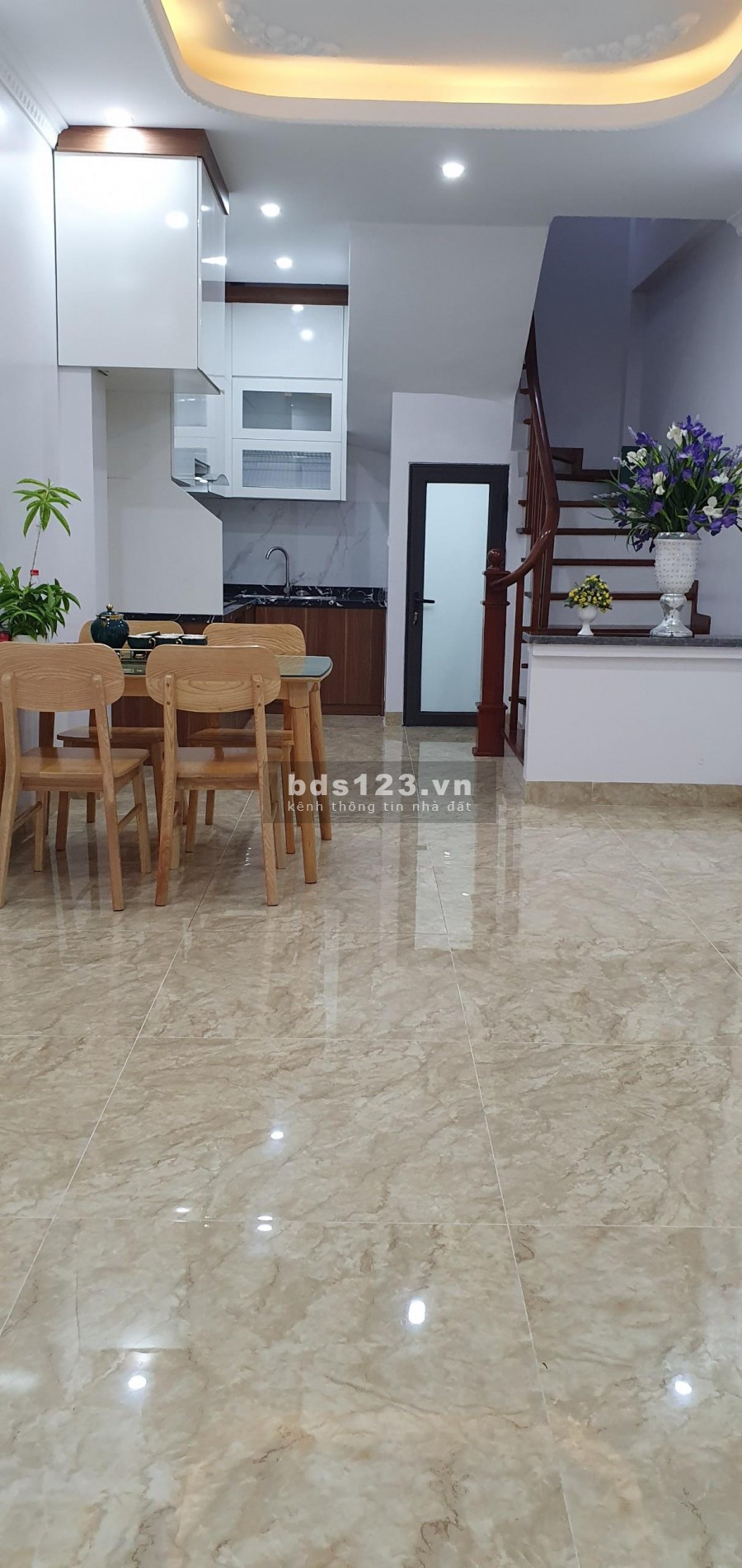 Bán nhà nguyên căn còn mới koong Trần Thái Tông, full nội thất dt 33m2, 5 tầng, giá 4.5 tỷ