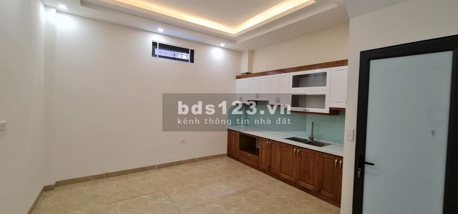 Cần bán tòa văn phòng ở Quan Nhân Thanh Xuân 9 tầng, thang máy,…